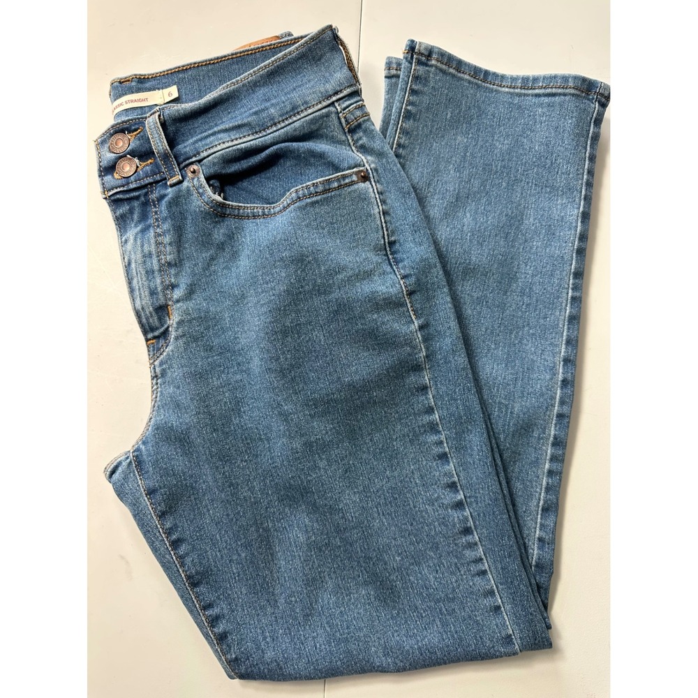 Levis Classic Straight Jeans Womens 6S Medium Wash Denim 00811-0002 W28 L28